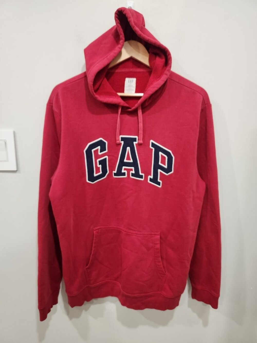 Vintage Gap Hoodie Mens L Red Spell Out Pullover Sweater Hooded Sweatshirt 90s